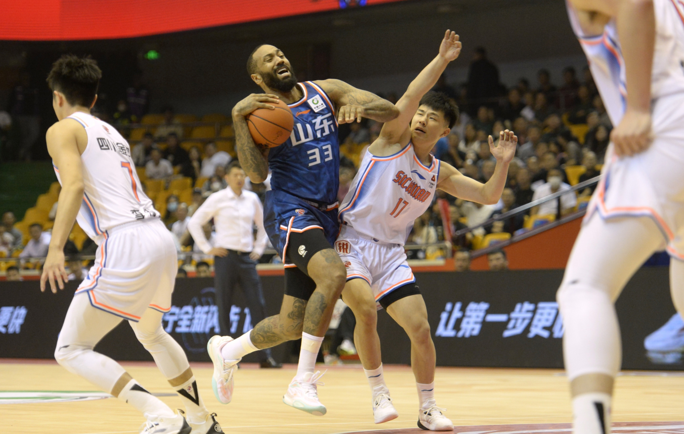 一站式娱乐平台包含CBA季后赛倒计时，深圳男篮关键时刻单刀错失，细节引发关注，信心回归，赛季目标并未改变的词条