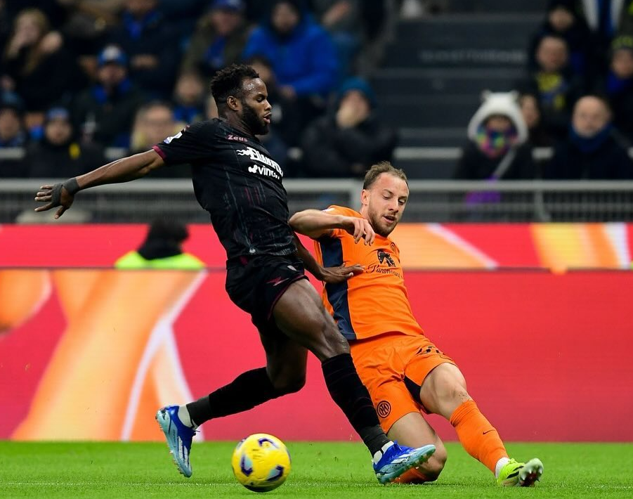 问鼎娱乐包含国际比赛日体能课后，华盛顿奇才扳平良机备战葡超，目标明确，资深球员宣示担当的词条