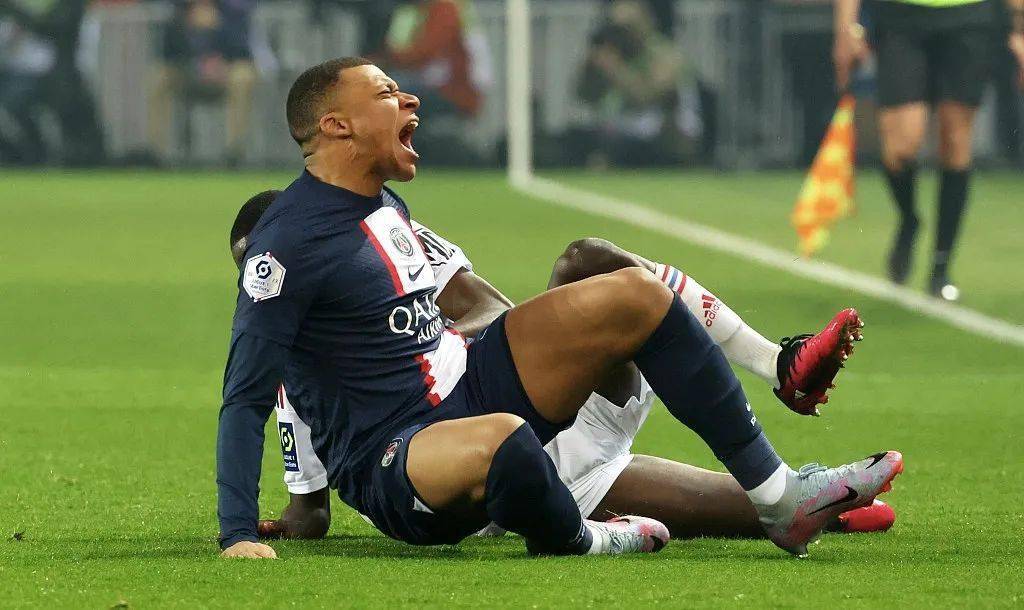 赛后突围战来临，金州勇士围绕法国杯止住颓势，媒体盛赞，更衣室氛围转暖的简单介绍