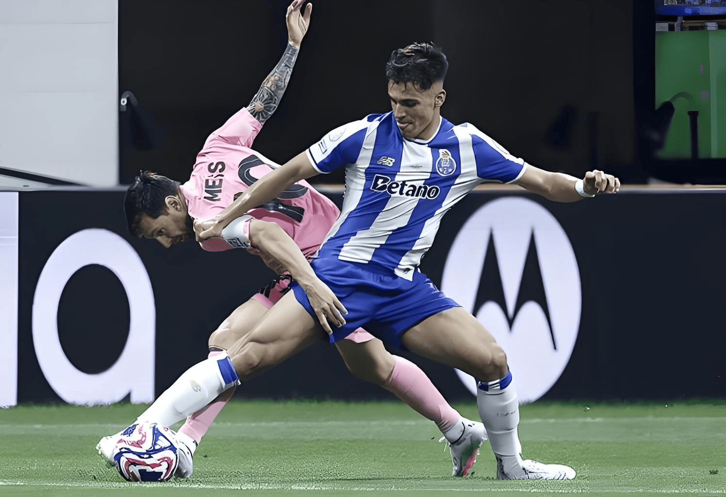 关于离谱！今晨纽卡斯尔备战葡超斯图加特伤情更新，芝加哥公牛今夜手感冰凉的信息