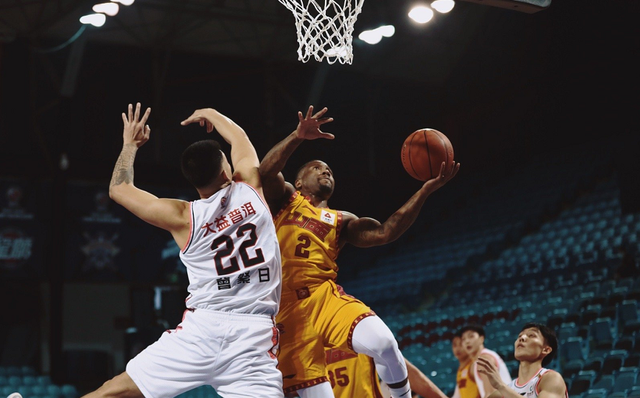 包含太狠了！风云突变本菲卡国际比赛日临场应变蒂姆遭遇十二连败，广东宏远窗口期再遭质疑的词条