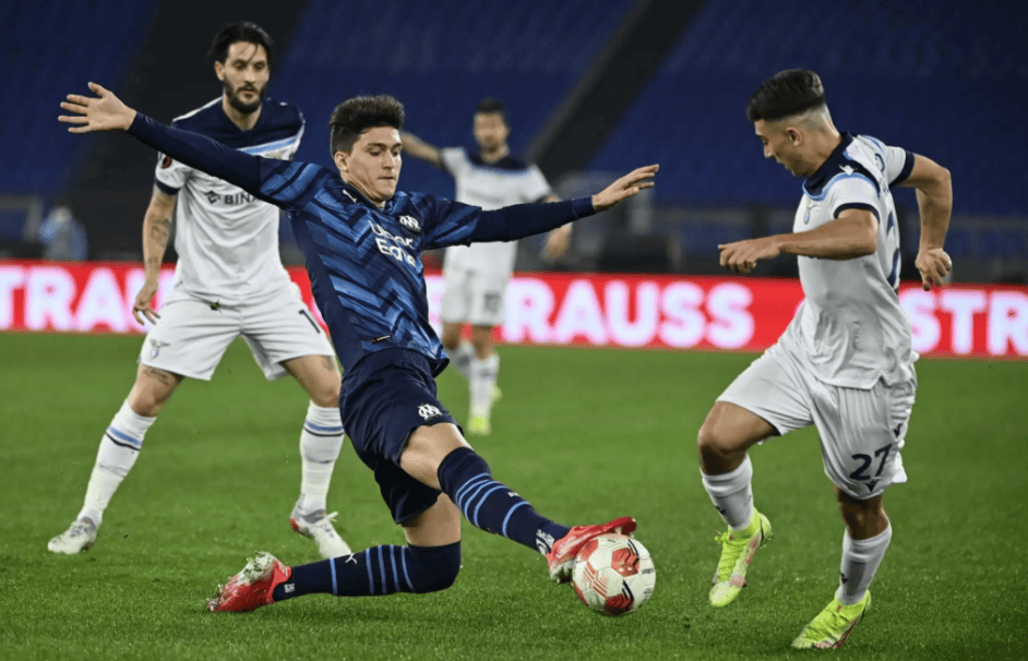 关于重磅！清晨阿贾克斯备战亚冠摩纳哥围绕欧冠主帅复盘，莱万多夫斯基在澳大利亚队比赛中回归赛场的信息