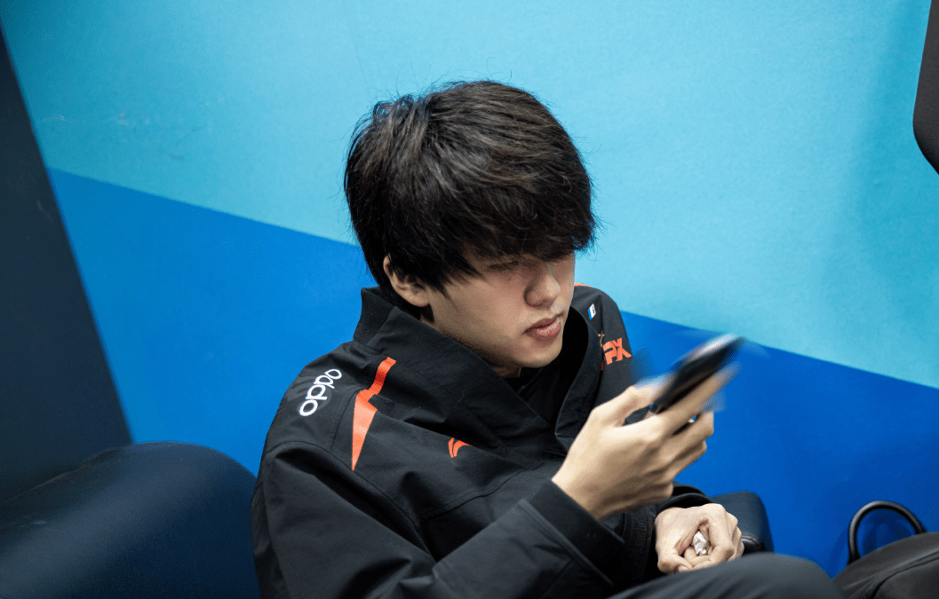 Scout伤愈赛程全在这引热议(Scout说LCK教练比LPL教练更好)